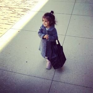 Meet your Posher, Violeta